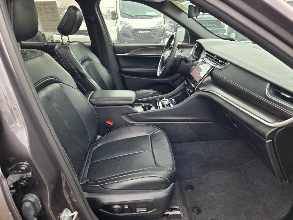 used 2024 Jeep Grand Cherokee L car, priced at $33,588