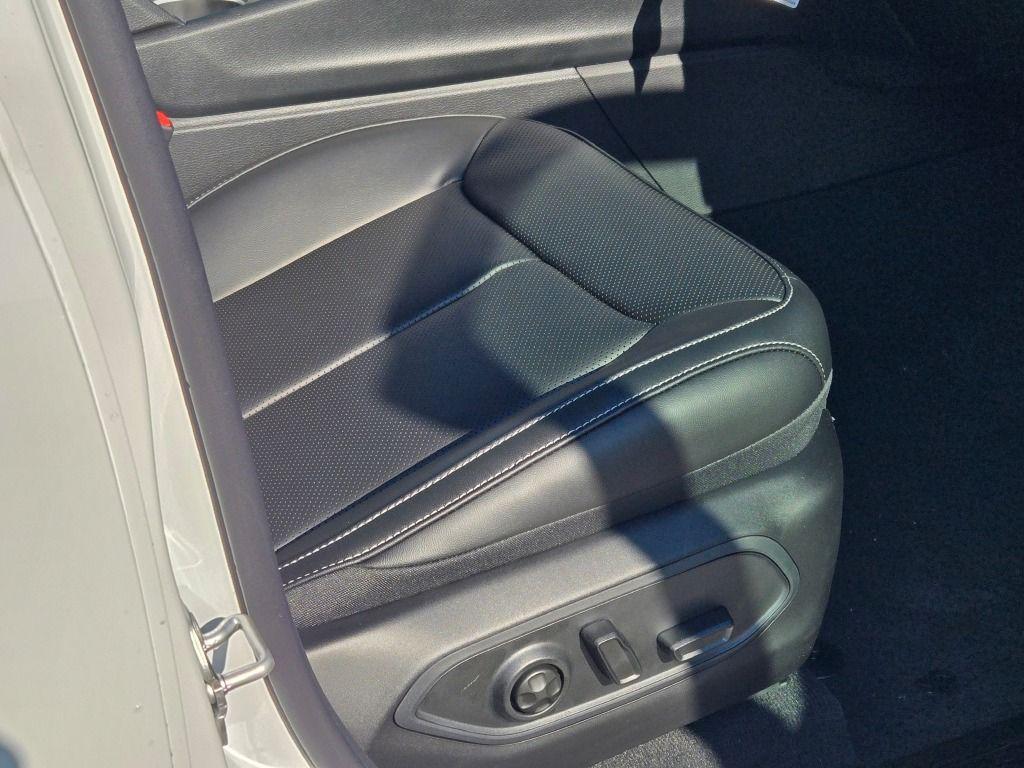 new 2026 Jeep Grand Cherokee car, priced at $47,907