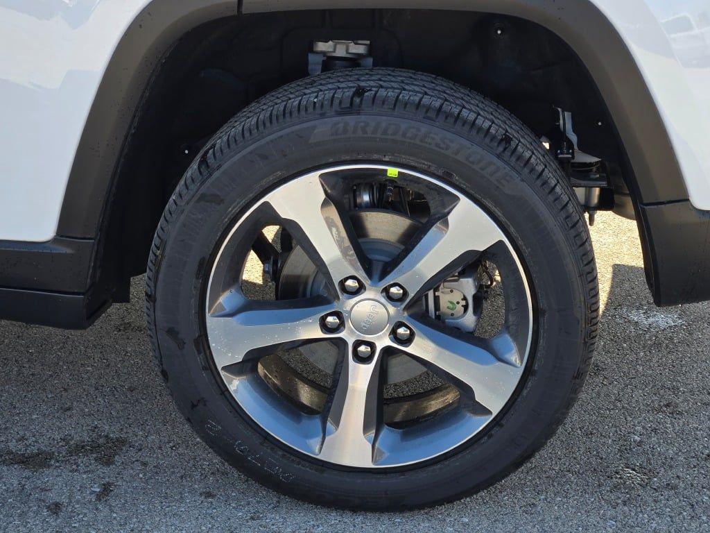 new 2026 Jeep Grand Cherokee car, priced at $47,907