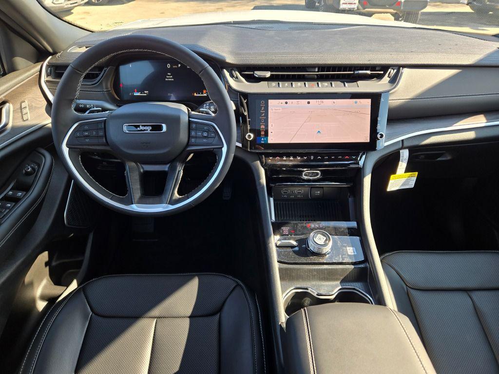 new 2026 Jeep Grand Cherokee car, priced at $45,007