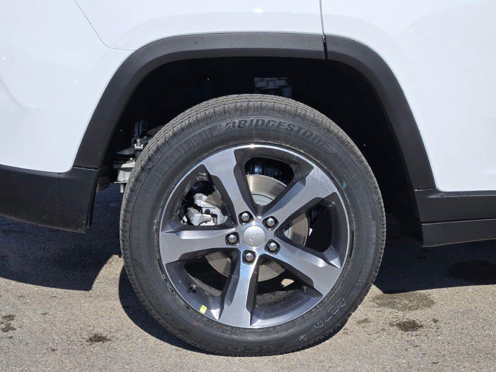 new 2026 Jeep Grand Cherokee car, priced at $47,907