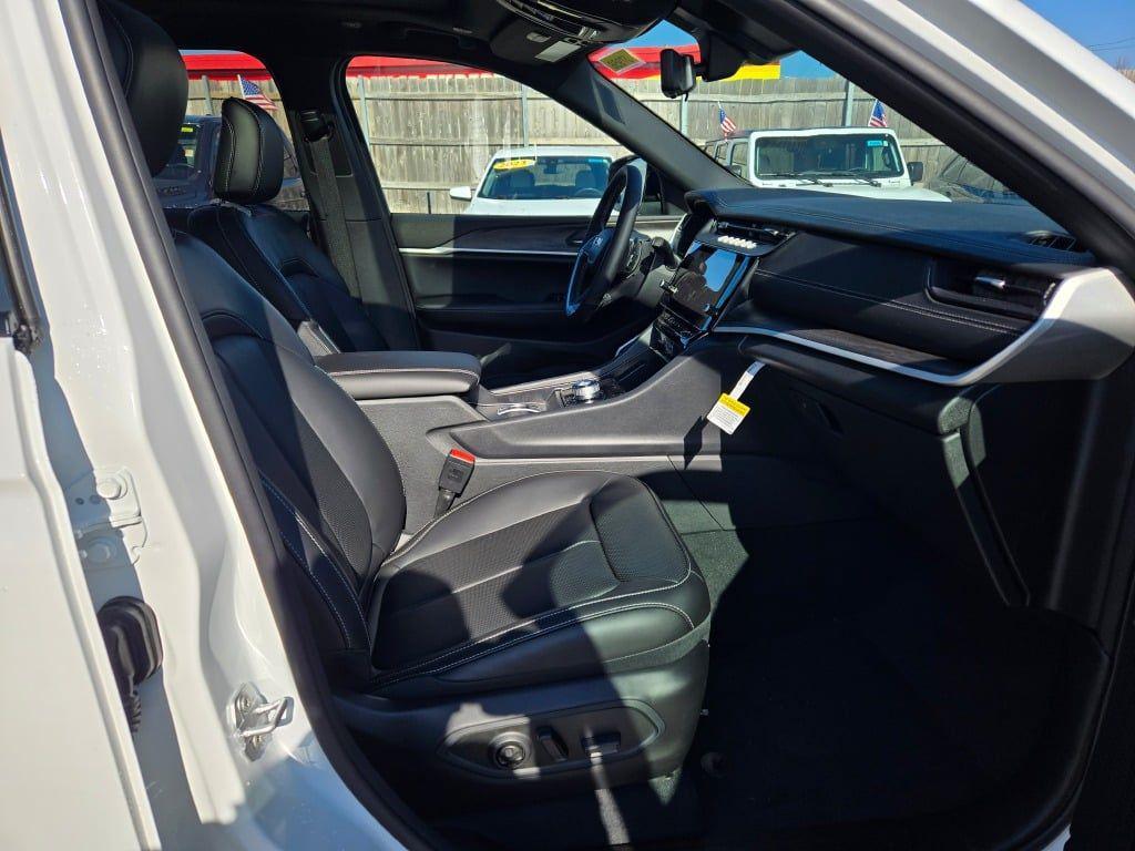 new 2026 Jeep Grand Cherokee car, priced at $47,907