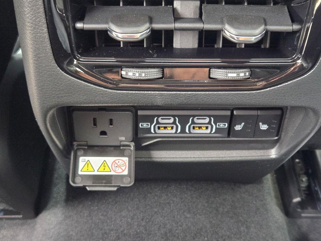 new 2025 Jeep Grand Cherokee car, priced at $44,224