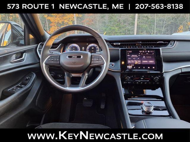 new 2025 Jeep Grand Cherokee car, priced at $38,530