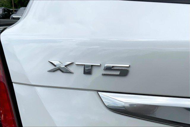 used 2022 Cadillac XT5 car, priced at $31,200