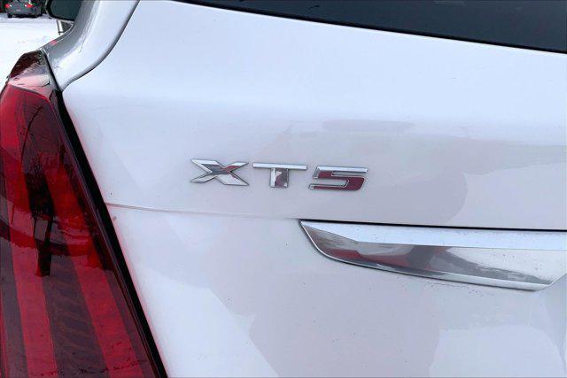 used 2021 Cadillac XT5 car, priced at $24,996