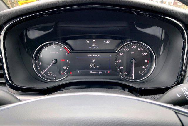 used 2023 Cadillac XT5 car, priced at $29,800