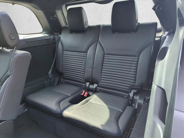 used 2024 Land Rover Discovery car, priced at $46,990