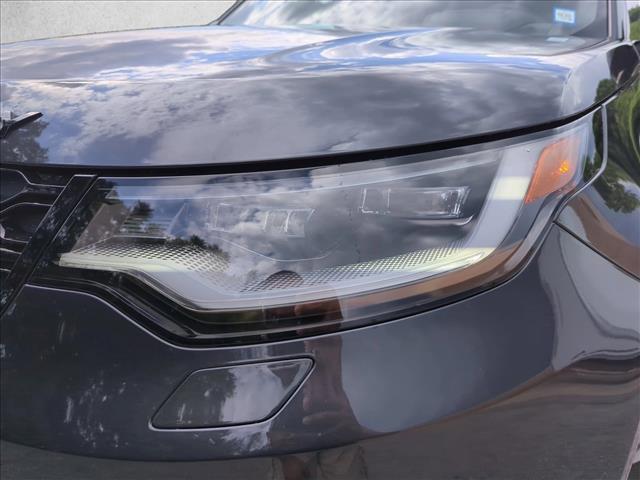 used 2024 Land Rover Discovery car, priced at $46,990