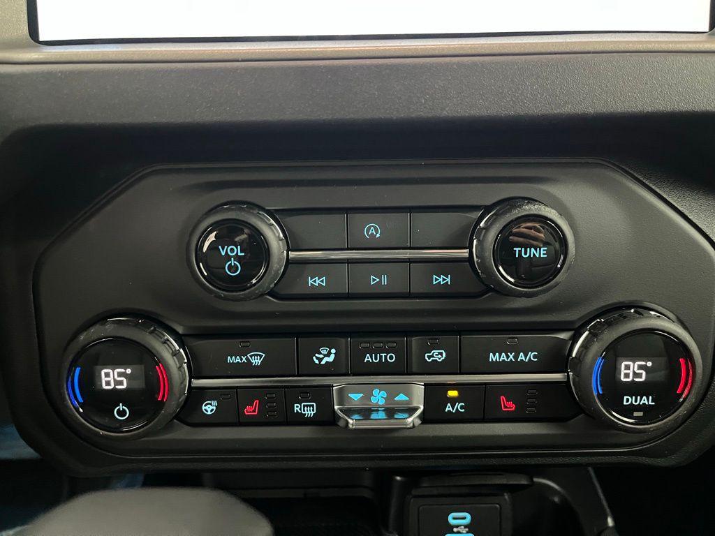 new 2025 Ford Bronco car, priced at $52,276