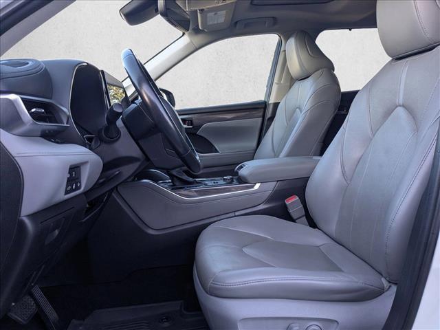 used 2021 Toyota Highlander car, priced at $35,992
