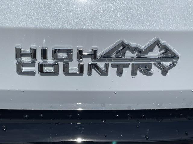 new 2026 Chevrolet Traverse car, priced at $58,915