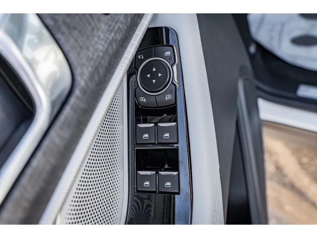 new 2025 Ford Explorer car, priced at $58,144