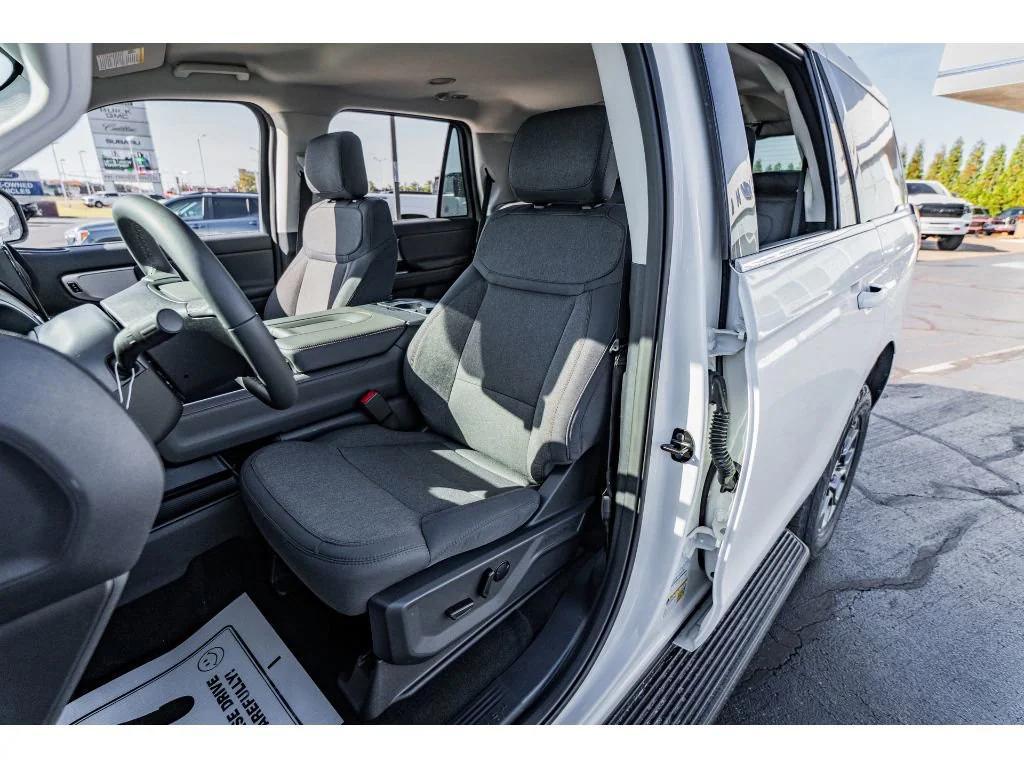 new 2025 Ford Expedition car, priced at $67,045