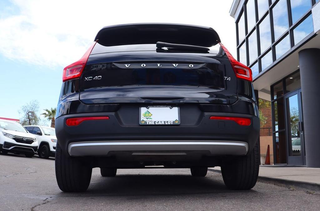 used 2022 Volvo XC40 car