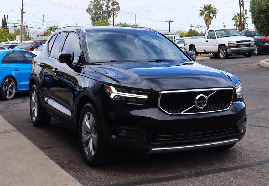 used 2022 Volvo XC40 car