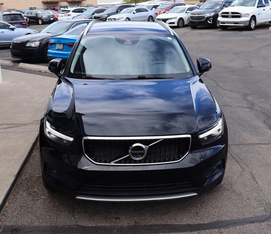 used 2022 Volvo XC40 car