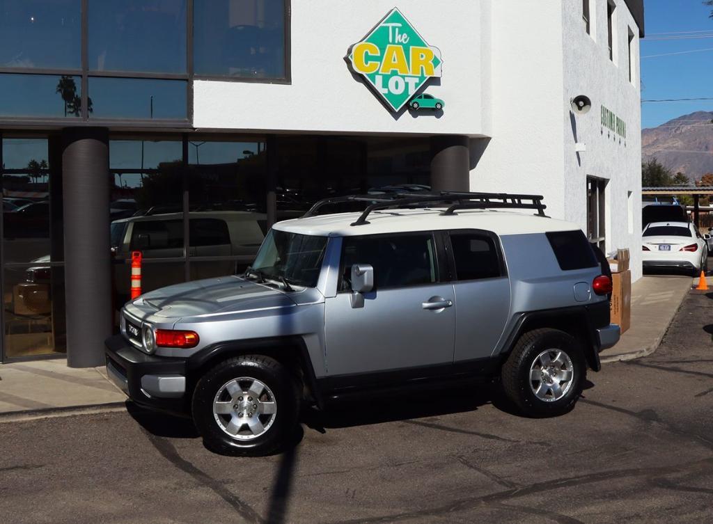 used 2007 Toyota FJ Cruiser car, priced at $14,995