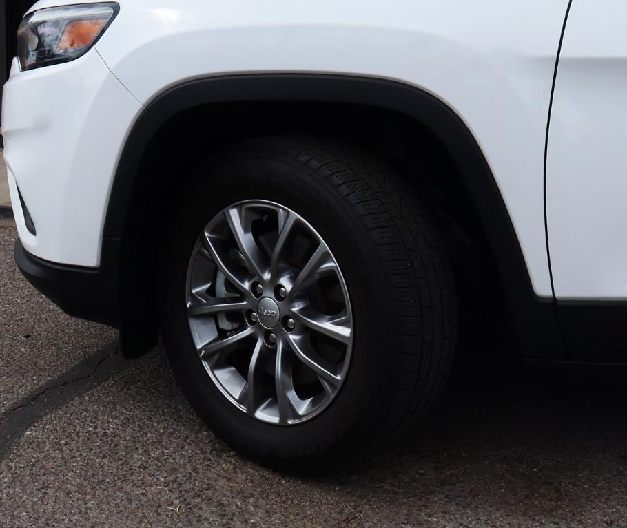 used 2021 Jeep Cherokee car, priced at $18,995