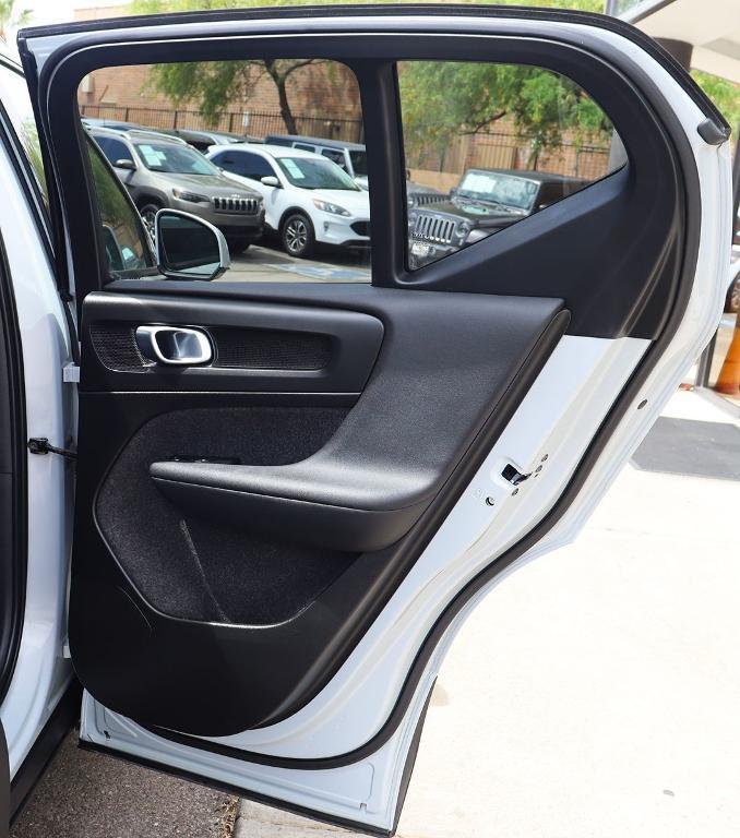 used 2022 Volvo XC40 car