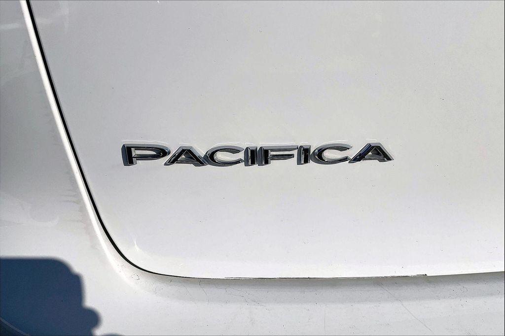 used 2024 Chrysler Pacifica car, priced at $32,284