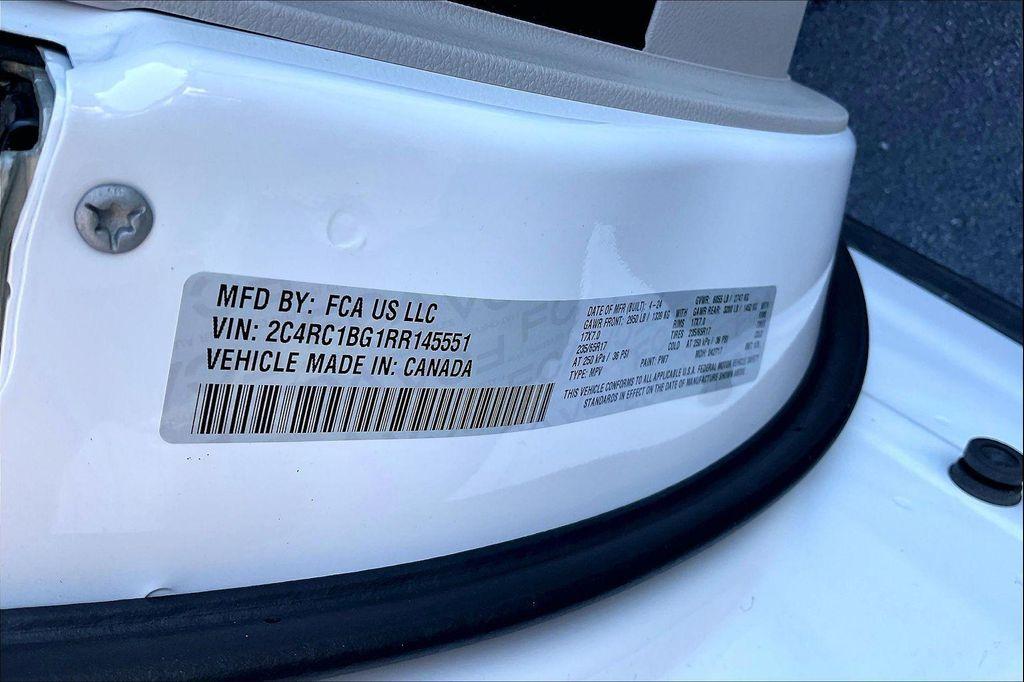 used 2024 Chrysler Pacifica car, priced at $32,284