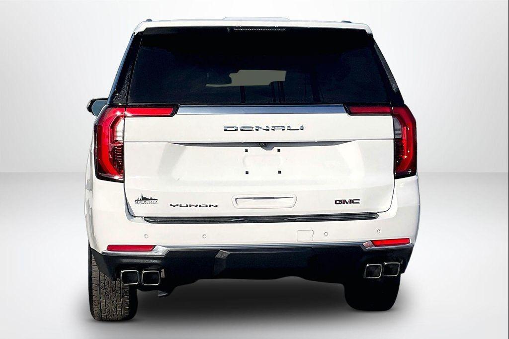 used 2025 GMC Yukon car, priced at $72,578