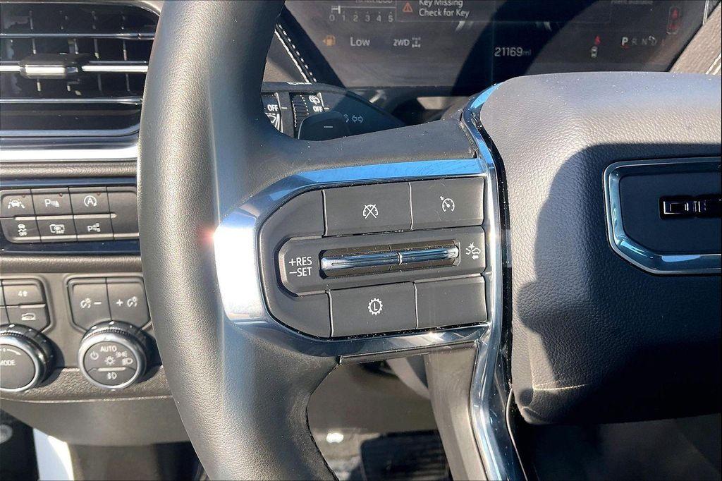 used 2025 GMC Yukon car, priced at $72,578