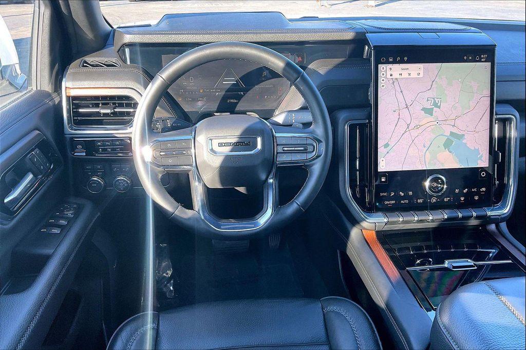 used 2025 GMC Yukon car, priced at $72,578