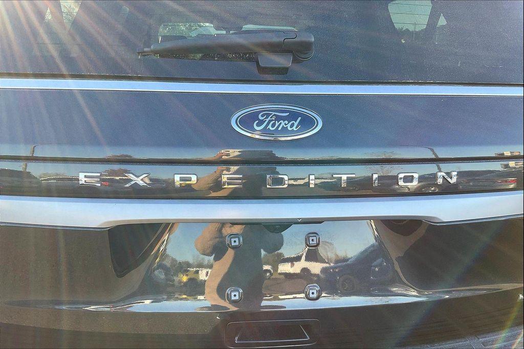 used 2022 Ford Expedition Max car, priced at $45,390