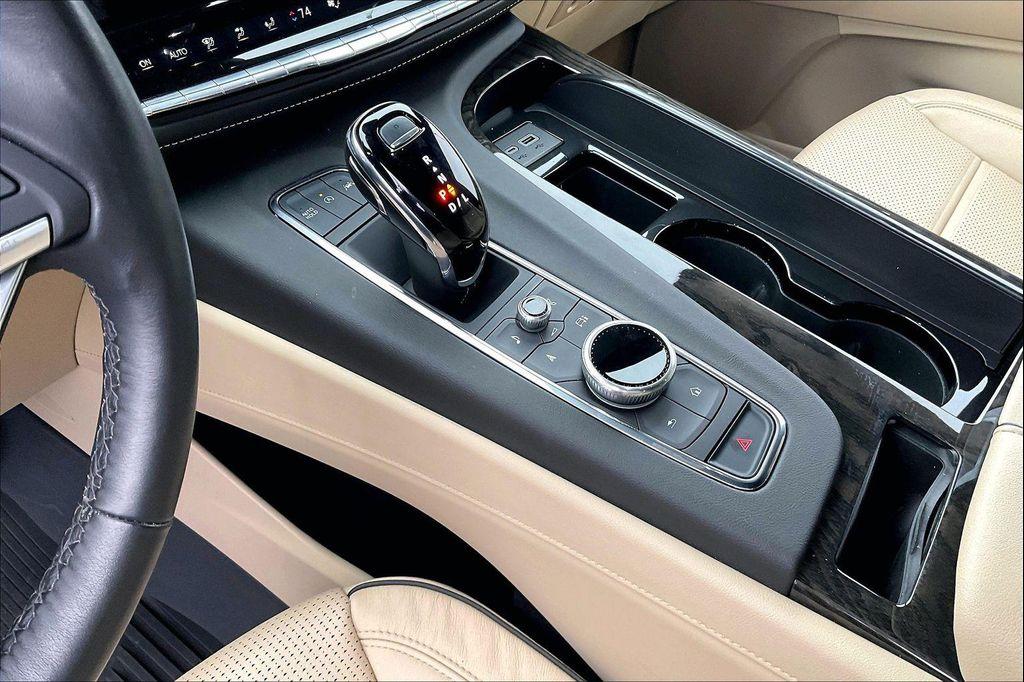 used 2024 Cadillac Escalade car, priced at $79,913