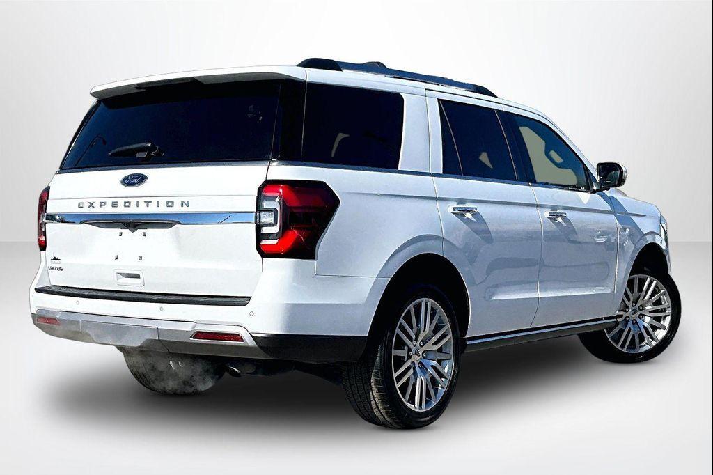 used 2024 Ford Expedition car, priced at $43,575