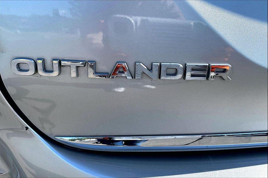 used 2024 Mitsubishi Outlander car, priced at $22,992