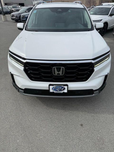 used 2023 Honda Pilot car, priced at $36,395