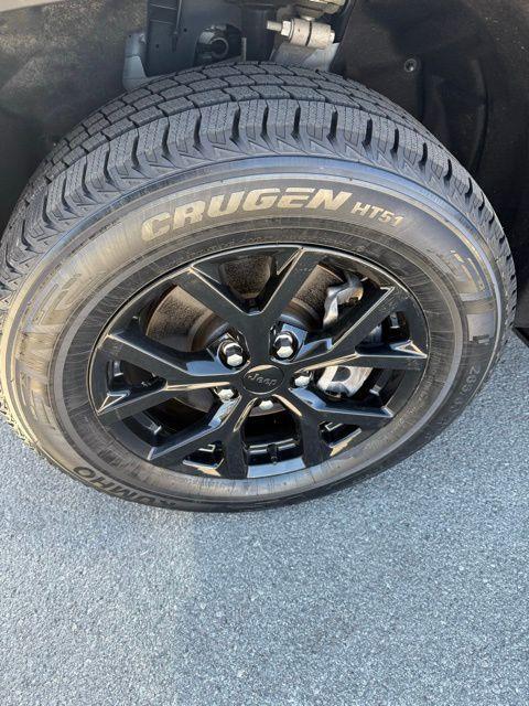 used 2024 Jeep Grand Cherokee L car, priced at $27,785