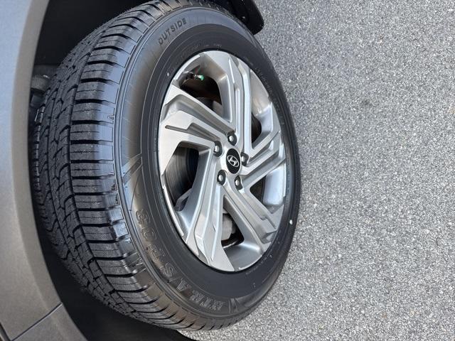 used 2022 Hyundai Santa Fe car, priced at $16,495