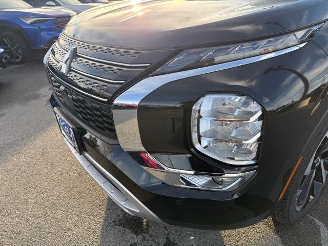 used 2024 Mitsubishi Outlander car, priced at $22,999