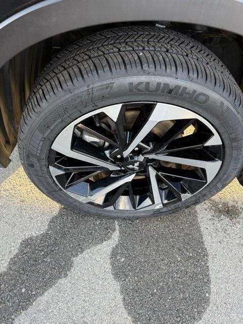 used 2024 Mitsubishi Outlander car, priced at $22,999