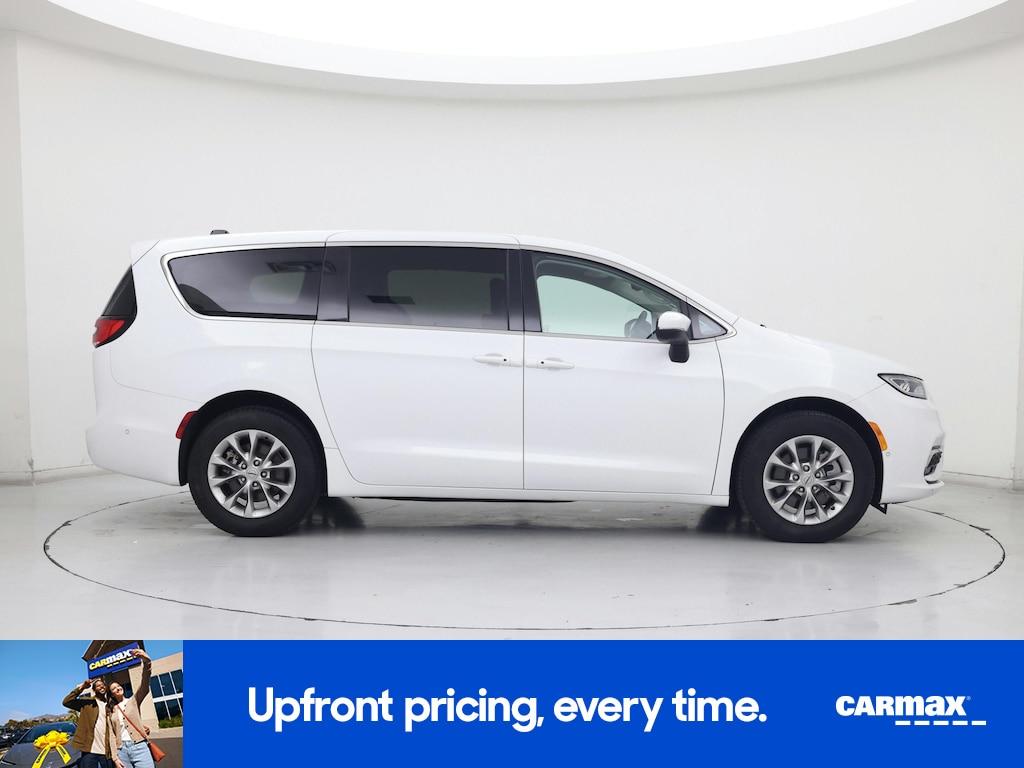 used 2023 Chrysler Pacifica car, priced at $34,998