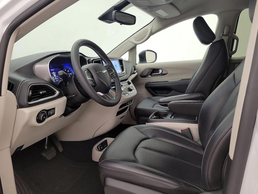 used 2023 Chrysler Pacifica car, priced at $34,998