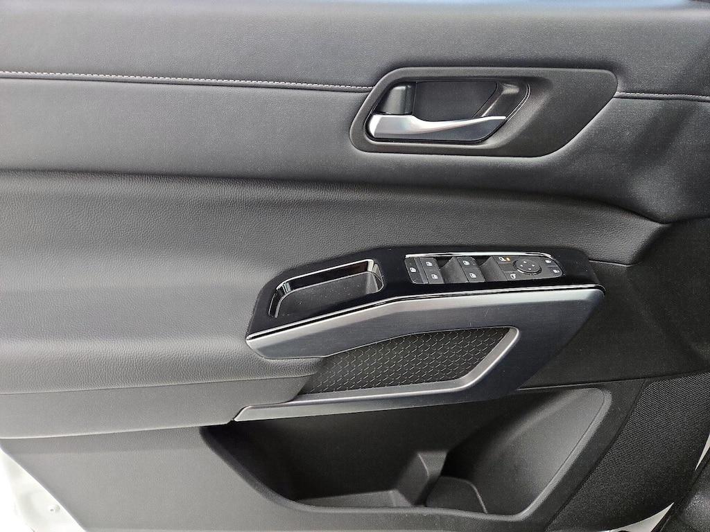 used 2024 Nissan Pathfinder car, priced at $32,998