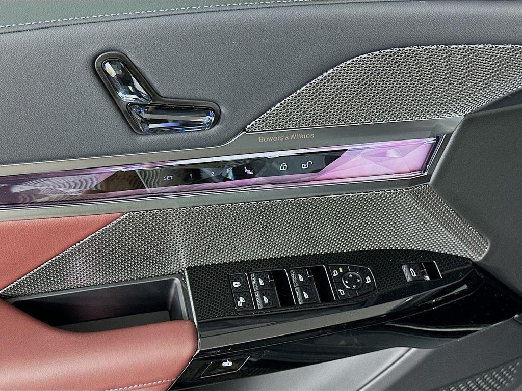 new 2025 BMW 760 car, priced at $129,630