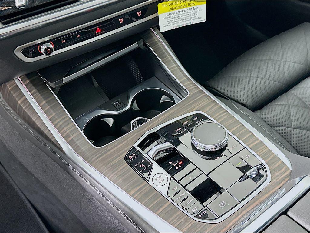 new 2026 BMW X7 car, priced at $95,380
