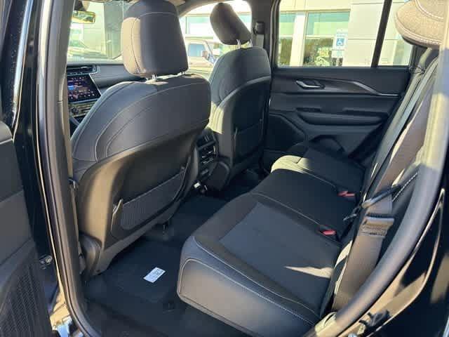 new 2025 Jeep Grand Cherokee car, priced at $39,385