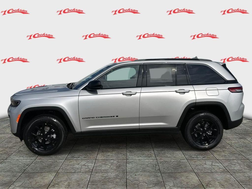 new 2026 Jeep Grand Cherokee car, priced at $47,399