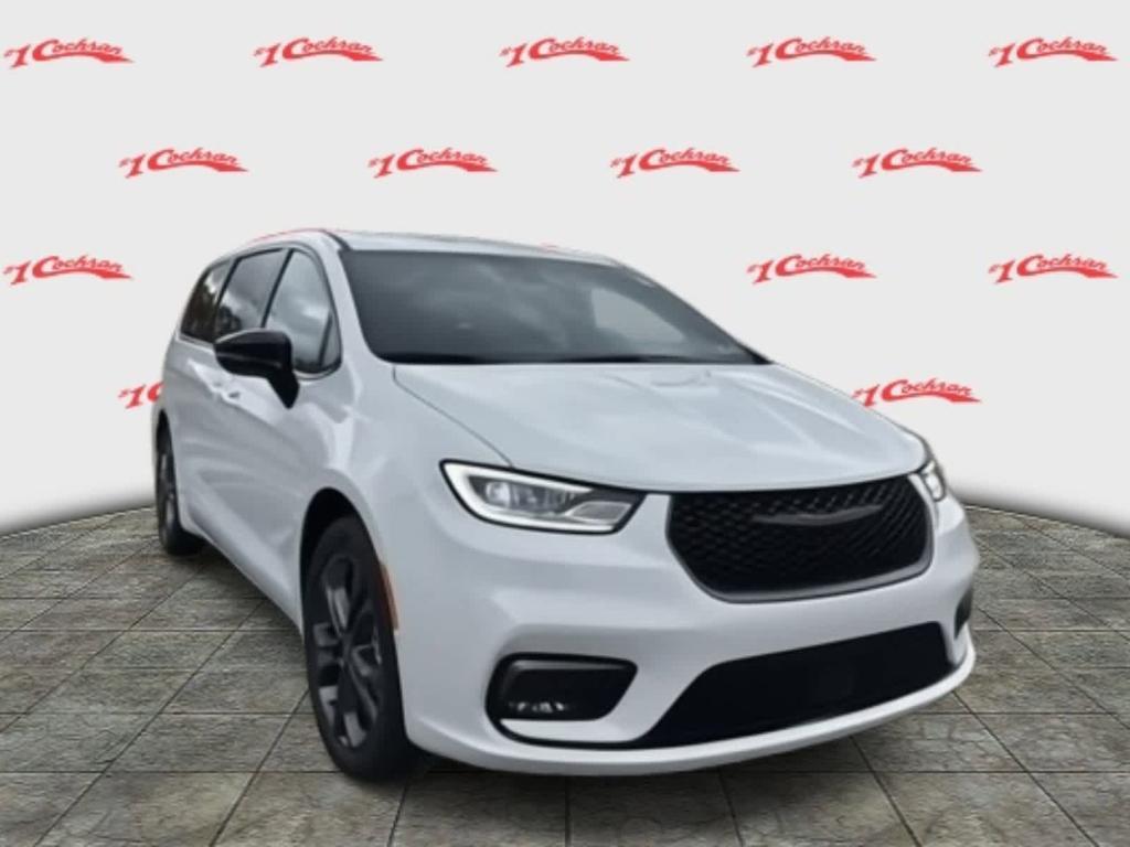 new 2026 Chrysler Pacifica car, priced at $46,100