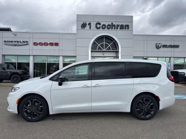 new 2026 Chrysler Pacifica car, priced at $46,100