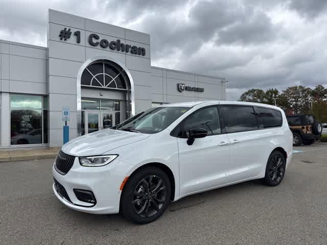 new 2026 Chrysler Pacifica car, priced at $46,100