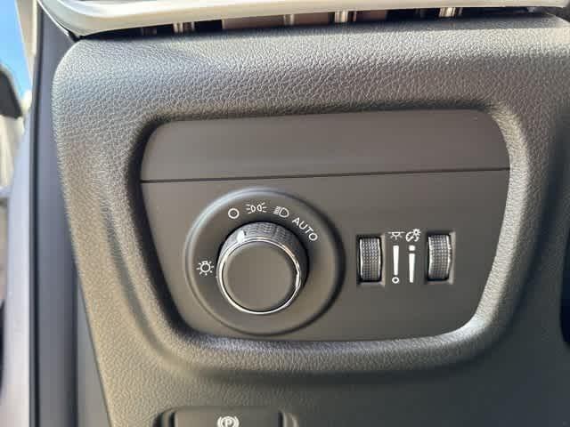 new 2025 Jeep Grand Cherokee car, priced at $41,858