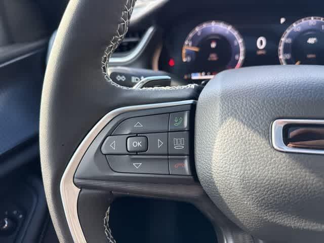 new 2025 Jeep Grand Cherokee car, priced at $41,858